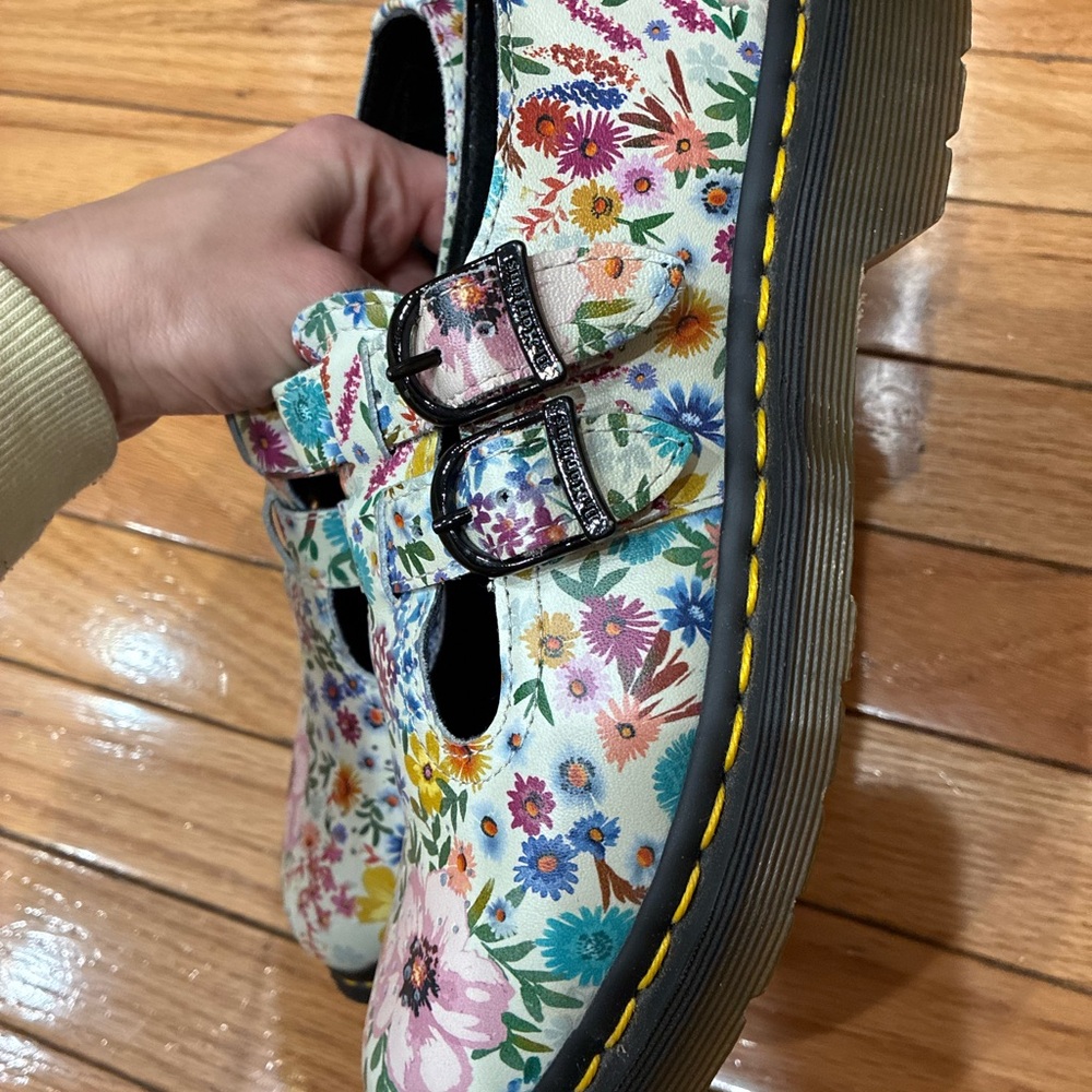 Dr. Martens Floral 8065 “Wanderlust” Floral Leather Mary Janes US Size 7l flower - Picture 3 of 9